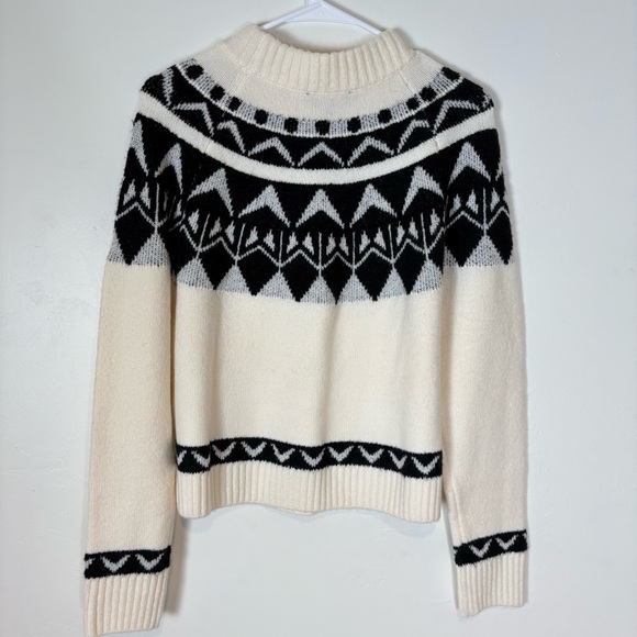 Lulu's Black and Ivory Fair Isle Sweater Size Medium - Picture 4 of 7